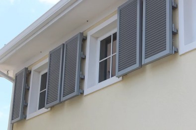 HINGE COLONIAL SHUTTERS