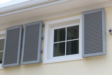 HINGE COLONIAL SHUTTERS