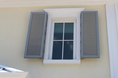 HINGE COLONIAL SHUTTERS