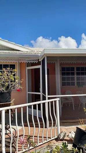 PATIO ENCLOSURE WITH INSULATED ROOF