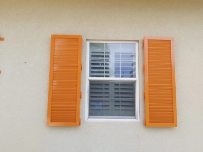 HINGE COLONIAL SHUTTERS