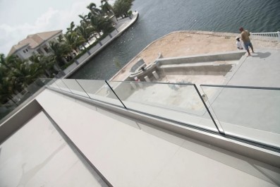 GLASS RAIL (FRAMELESS)