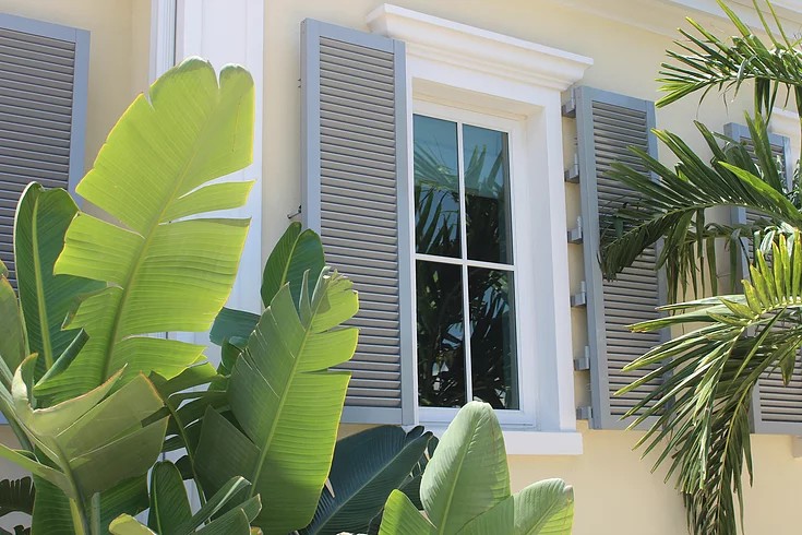 HINGE COLONIAL SHUTTERS