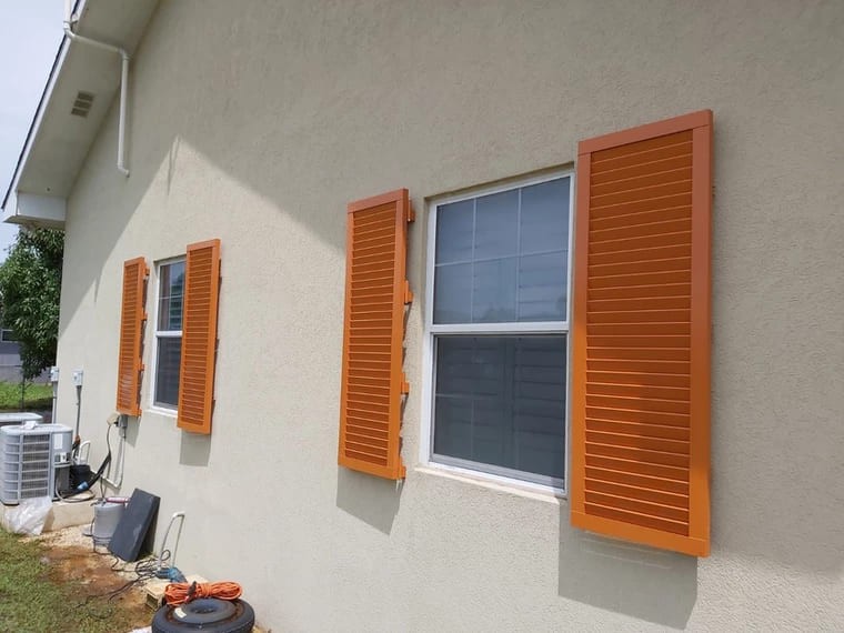 HINGE COLONIAL SHUTTERS