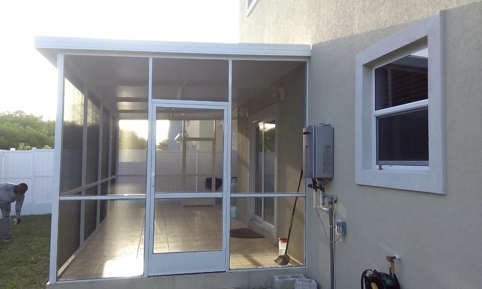 PATIO ENCLOSURE WITH INSULATED ROOF