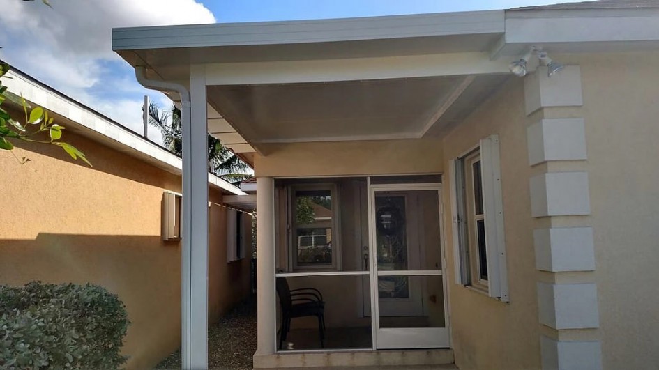 PATIO ENCLOSURE WITH INSULATED ROOF