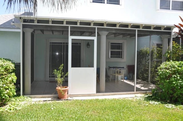 PATIO ENCLOSURE WITH INSULATED ROOF